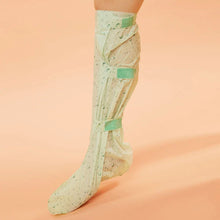 Load image into Gallery viewer, VOESH Cooling Therapy Knee High Socks